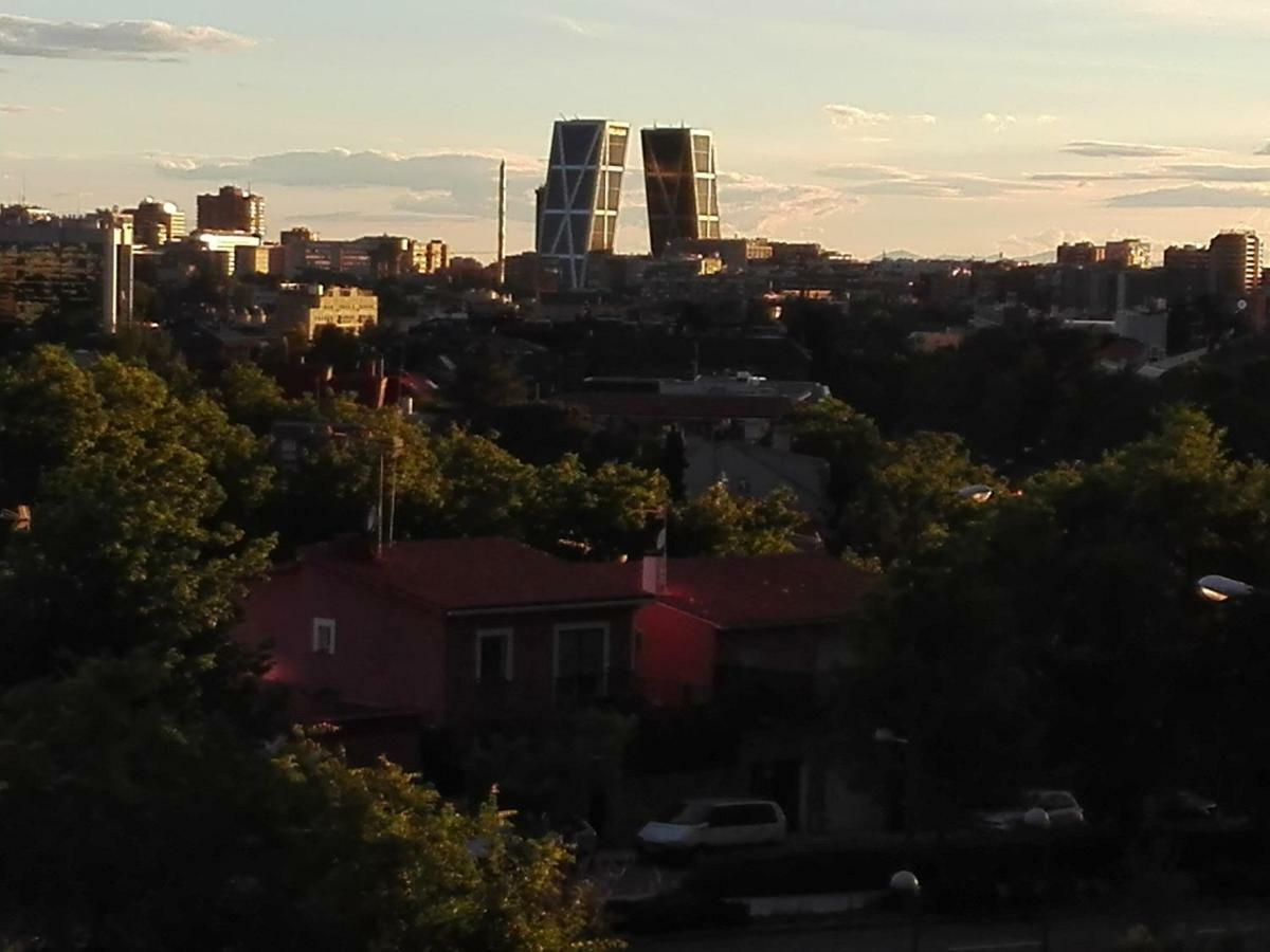 Appartamento Apartamento Pinar De Chamartin Madrid Esterno foto