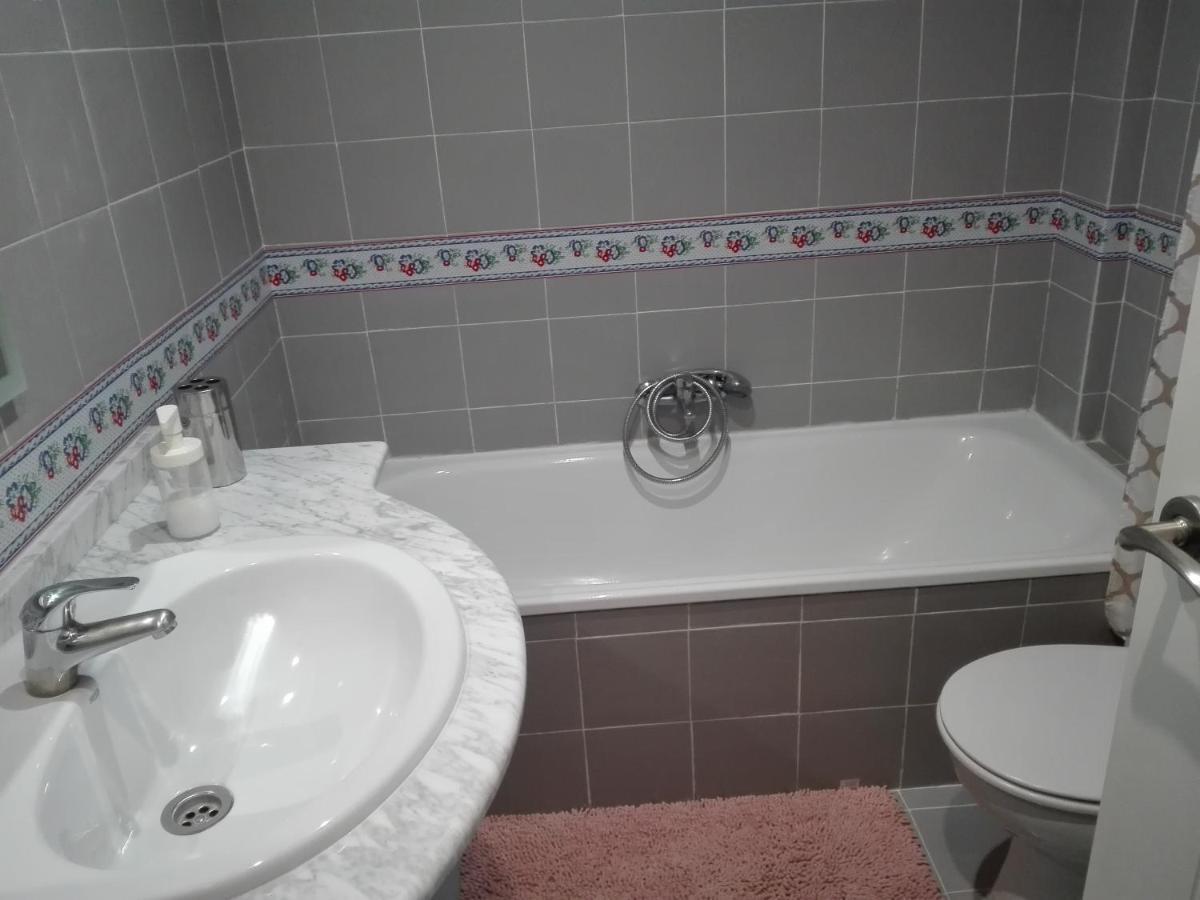 Appartamento Apartamento Pinar De Chamartin Madrid Esterno foto