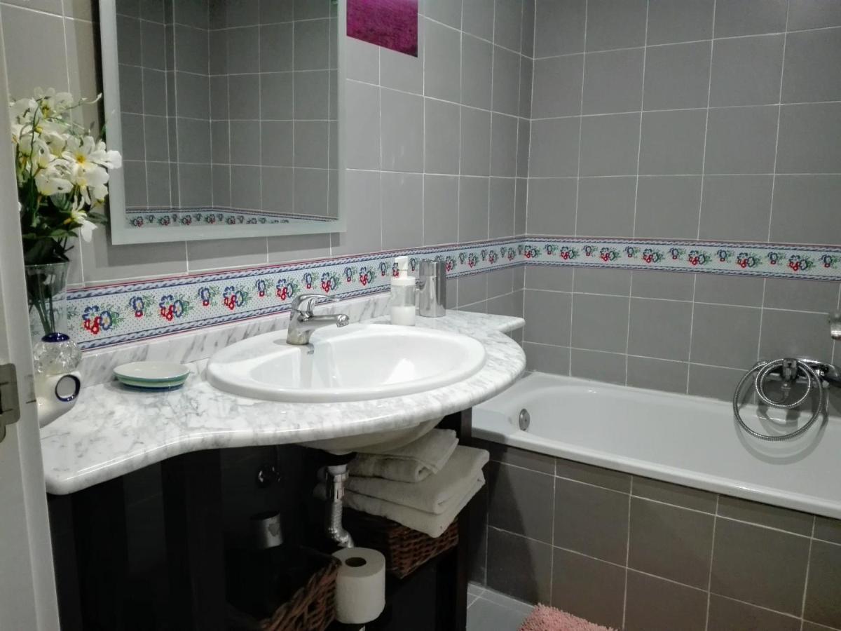 Appartamento Apartamento Pinar De Chamartin Madrid Esterno foto